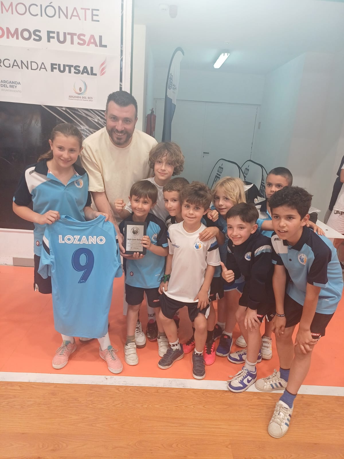 HOMENAJE A SERGIO LOZANO 